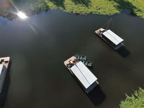 Insolite 5 personnes - Toue cabanée au mouillage avec sanitaires