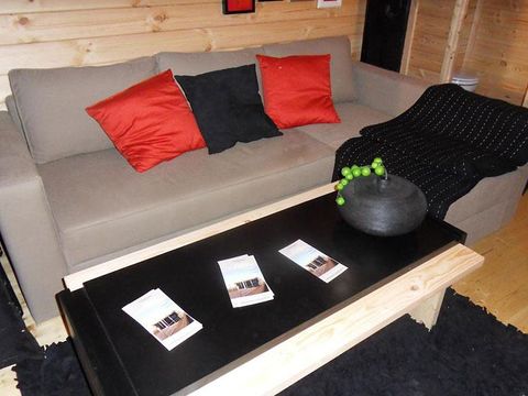 HÉBERGEMENT INSOLITE 5 personnes - Toue cabanée au mouillage avec sanitaires