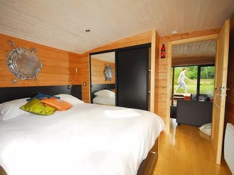 Insolite 5 personnes - Toue cabanée au mouillage avec sanitaires