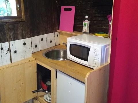 HÉBERGEMENT INSOLITE 2 personnes - LA BARIQUE