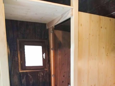 HÉBERGEMENT INSOLITE 2 personnes - LA BARIQUE