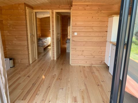 Hébergement 4 personnes - Toue cabanée 2 cabine accosté