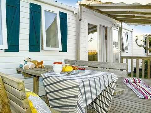 Bungalow 4 personnes - Mobil-home | Comfort | 2 Ch. | 4 Pers. | Terrasse surélevée | Clim.