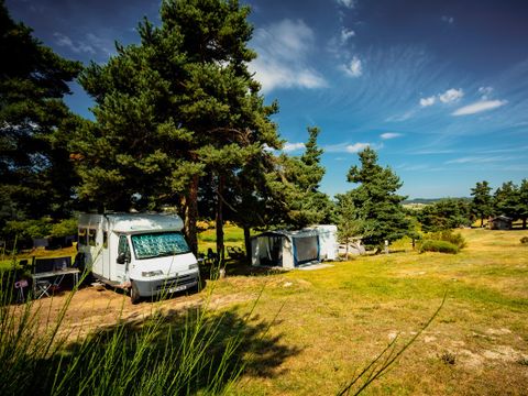 Emplacement - Emplacement Confort, 1 installation, 1 véhicule, 1 branchement , 1 personne