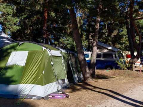 Emplacement - Emplacement Confort, 1 installation, 1 véhicule, 1 branchement , 1 personne