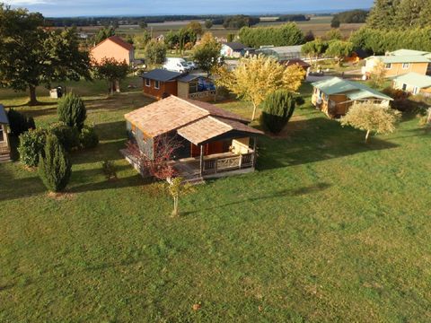 Les Chalets d'Auvergne (GITES EN CHALET) - Camping Allier - Image N°4