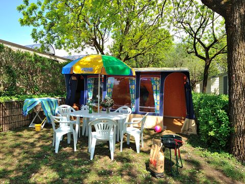 TENTE 6 personnes - Espace, sans sanitaires