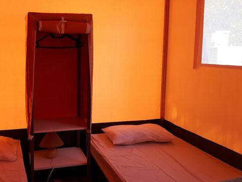 Bungalow toilé 4 personnes - (SANS SANITAIRES)