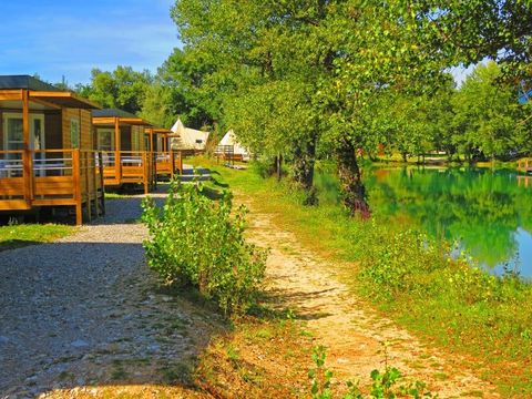 MOBILHOME 4 personnes - Loggia Confort 33m² - Bord de lac - Climatisation - TV