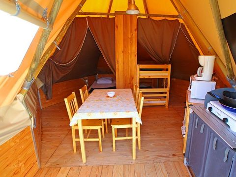 BUNGALOW 4 personnes - Tipi toilé 18m² - sans sanitaires