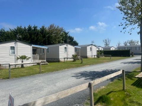 MOBILHOME 6 personnes - 6 Confort Plus - 31m² - 3 chambres + terrasse semi-couverte