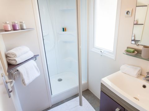 MOBILHOME 6 personnes - Mobil-home | Comfort | 2 Ch. | 4/6 Pers. | Terrasse surélevée non couverte