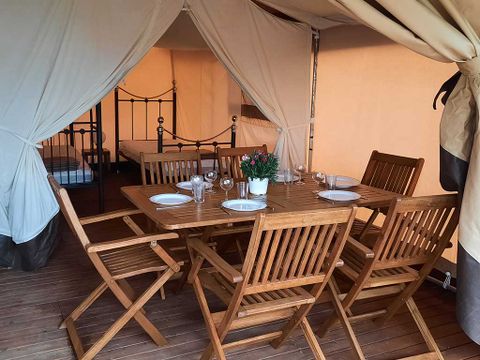 TENTE TOILE ET BOIS 4 personnes - LOUBRESSAC