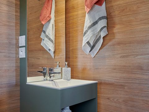 Tente en toile et en bois 6 personnes - Woodlodge Vue Loire Confort 34m² - 3 chambres + terrasse 6 pers