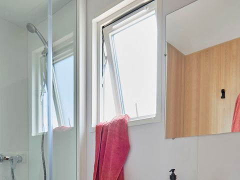 MOBILHOME 4 personnes - Mobil-home Vue Loire 33m² Premium / 2 chambres + TV + LV + Clim + Terrasse couverte 4 pers