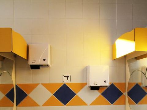 Emplacement - Forfait Confort (1 tente, caravane ou camping-car / 1 voiture / électricité 10A) 2/6 pers