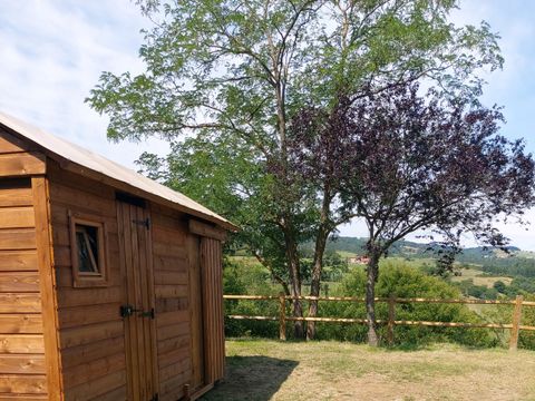 Emplacement - Forfait Premium équipé d'une Freecamp (1 tente, caravane ou camping-car / 1 voiture) 2/6 pers