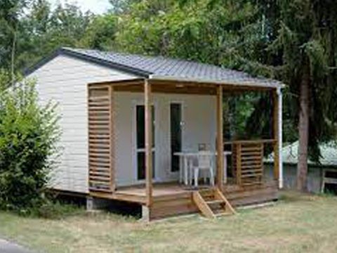 CHALET 2 personnes - Chalet Confort 16m² - 1 chambre + terrasse couverte + TV + clim 2 pers