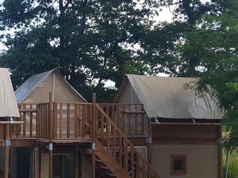 HÉBERGEMENT INSOLITE 6 personnes - Le Nid (sanitaires communs du camping)