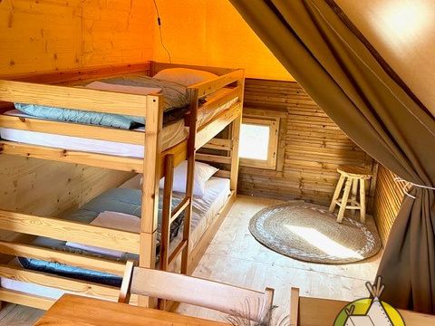 Tente 4 personnes - Amazone - moins de 7 nuits (sanitaires communs du camping)