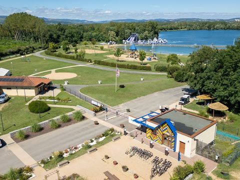 Emplacement - Forfait 1 véhicule + électricité