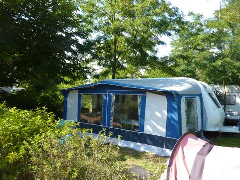Emplacement - Forfait 1 véhicule + électricité