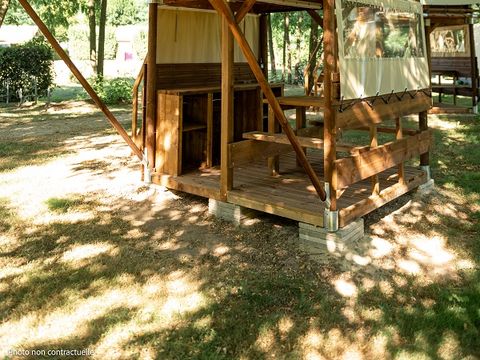 TENTE 2 personnes - bivouac perché (sanitaires communs du camping)
