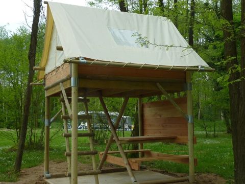 TENTE 2 personnes - bivouac perché (sanitaires communs du camping)