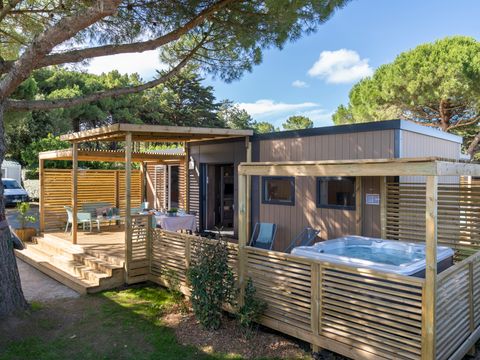Mobilhome 6 personnes - EXCLUSIF 3 chambres Jacuzzi avec suite parentale