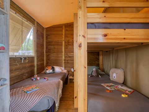Tente en toile et en bois 4 personnes - INSOLITE CONFORT LODGE (sans sanitaires)