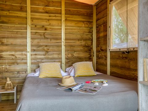 Tente en toile et en bois 4 personnes - INSOLITE CONFORT LODGE (sans sanitaires)