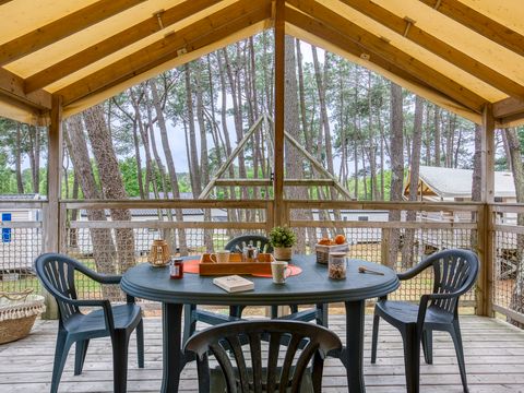 Tente en toile et en bois 4 personnes - INSOLITE CONFORT LODGE (sans sanitaires)