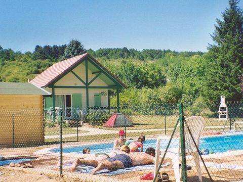 Village Chalets - Le Rû Du Pre - Camping Yonne - Image N°3