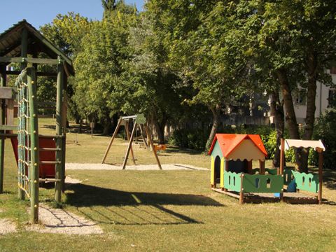 Village Chalets - Le Rû Du Pre - Camping Yonne - Image N°12
