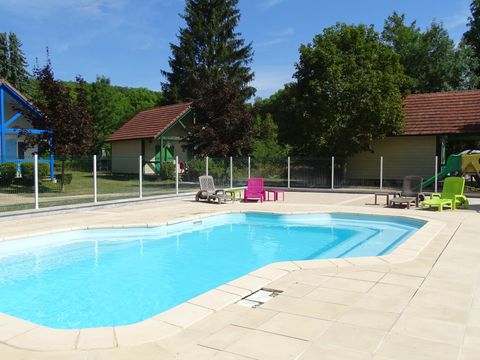 Village Chalets - Le Rû Du Pré - Camping Yonne - Image N°2
