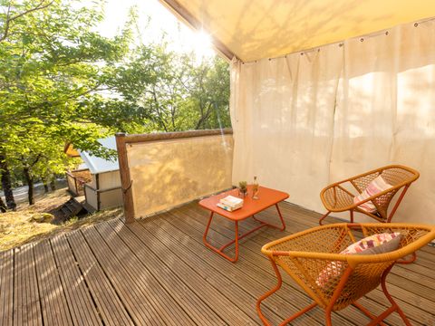 TENTE TOILE ET BOIS 4 personnes - Tente Nature Lodge - 2 chambres - Cuisine équipée - Salle de bain