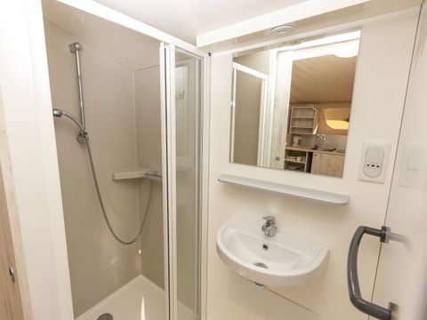 TENTE TOILE ET BOIS 4 personnes - Tente Nature Lodge - 2 chambres - Cuisine équipée - Salle de bain