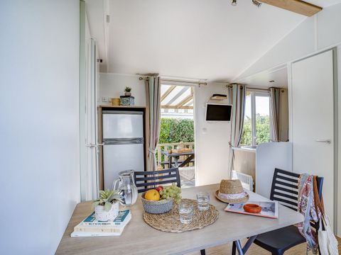 MOBILHOME 4 personnes - COTTAGE Doëlan 4p 2ch ***