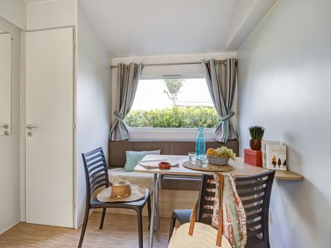 MOBILHOME 4 personnes - COTTAGE Doëlan 4p 2ch ***