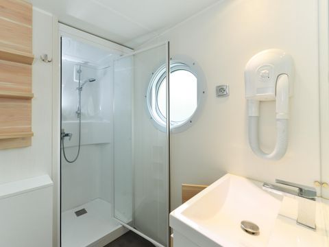 Mobilhome 4 personnes - Perceval Standard 29m² - 2 chambres - Terrasse couverte - TV