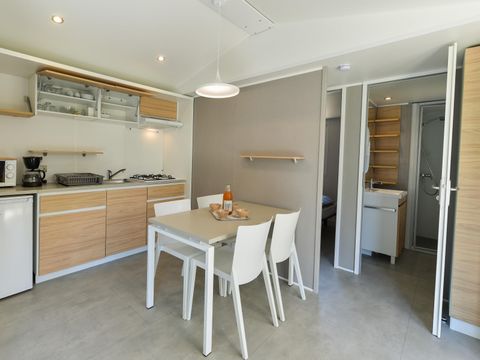Mobilhome 4 personnes - Perceval Standard 29m² - 2 chambres - Terrasse couverte - TV