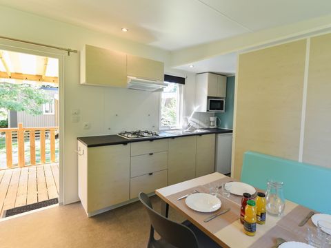 Mobilhome 4 personnes - Caélia Standard 27m² - 2 chambres - Terrasse couverte / Zone piétonne