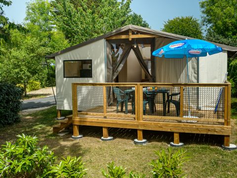 TENTE TOILE ET BOIS 4 personnes - Cabane d'Uther Confort 27m² (2 chambres) + terrasse semi-couverte 4 persCabane d'Uther Confort 27m² (2 chambres) + terrasse semi-couverte 4 pers