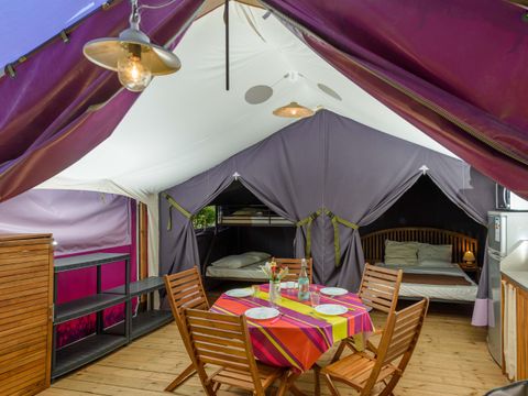 Tente en toile et en bois 5 personnes - Freeflower Confort 37m² - 2 chambres - Terrasse couverte 13m² - Sans sanitaires