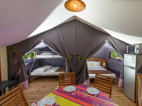 Tente en toile et en bois 5 personnes - Freeflower Confort 37m² - 2 chambres - Terrasse couverte 13m² - Sans sanitaires