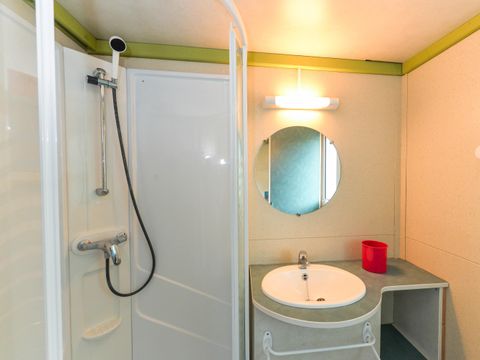 Chalet 5 personnes - Chalet Standard 25m² (2 chambres ) + terrasse couverte 5 pers( 2 adultes max)