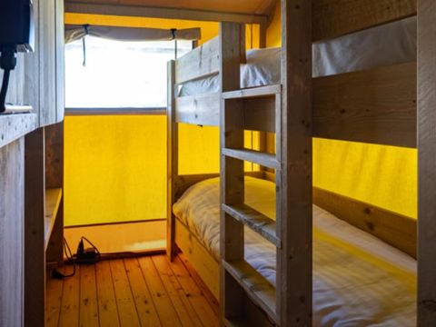 TENTE TOILE ET BOIS 6 personnes - Mouette TENTE TOILE ET BOIS 6 personnes - Mouette