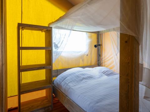 TENTE TOILE ET BOIS 6 personnes - Mouette TENTE TOILE ET BOIS 6 personnes - Mouette