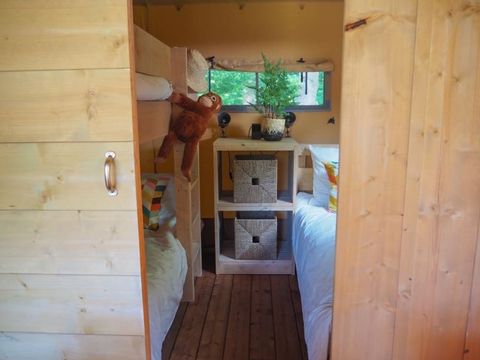 TENTE TOILE ET BOIS 5 personnes - Loubine TENTE TOILE ET BOIS 5 personnes - Loubine