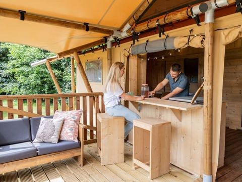 TENTE TOILE ET BOIS 5 personnes - Loubine TENTE TOILE ET BOIS 5 personnes - Loubine